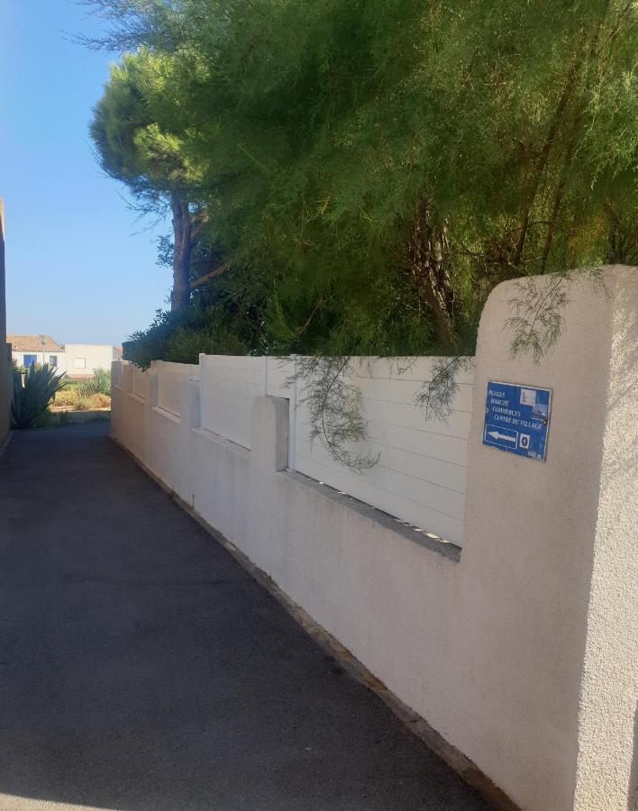 T2 Vue Mer Avec Parking Prive Saint-Pierre-la-Mer  エクステリア 写真
