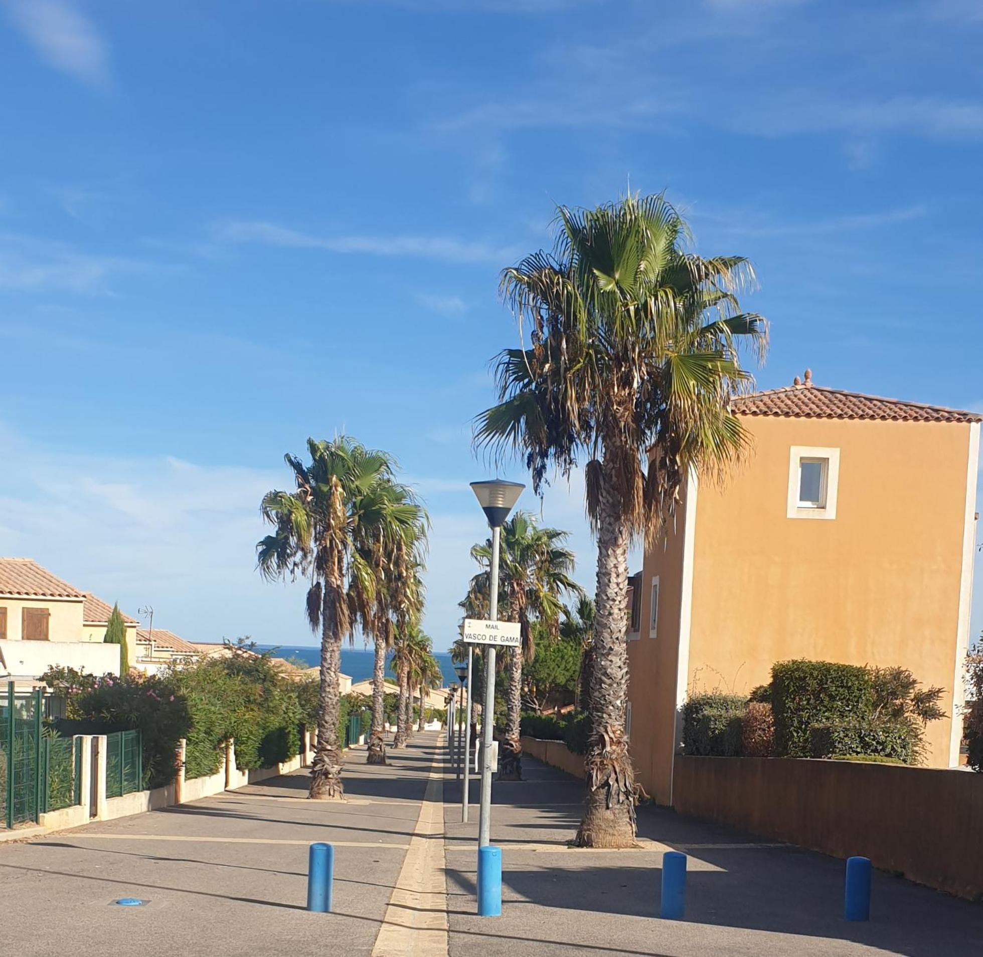 T2 Vue Mer Avec Parking Prive Saint-Pierre-la-Mer  エクステリア 写真